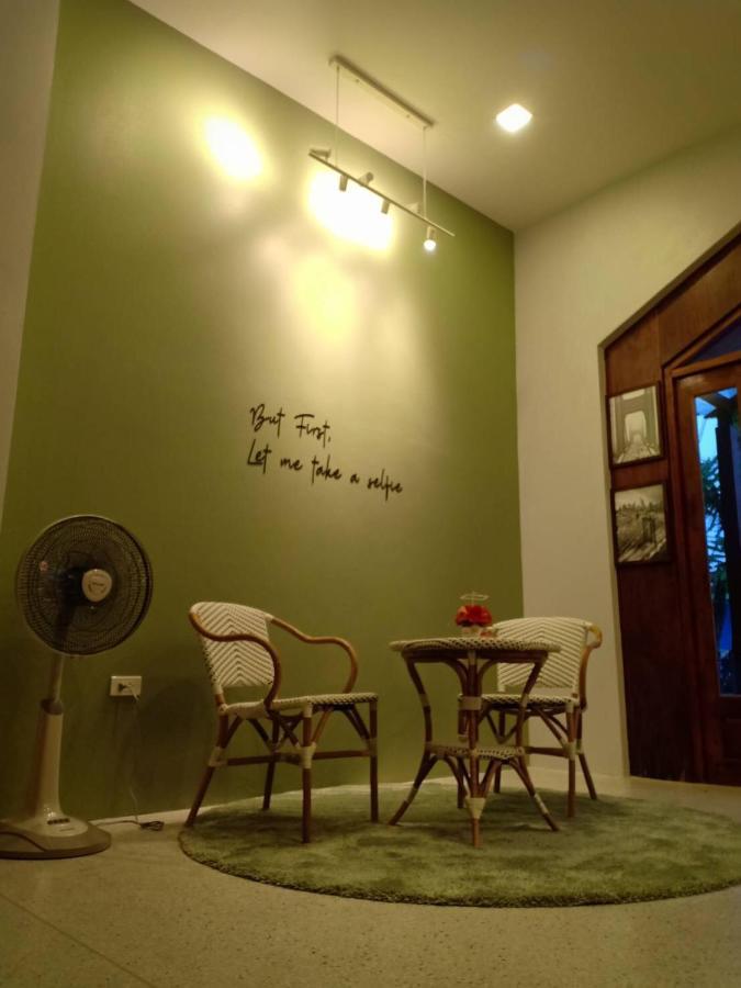 Home By The Bridge Hotel Kamphaeng Phet Eksteriør bilde